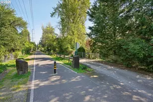 2357 SE Lindenbrook Ct, Milwaukie, OR 97222 - Photo 39