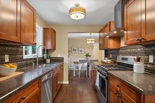 17928 Royal Ct, Lake Oswego, OR 97035 - Photo 9