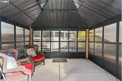 17928 Royal Ct, Lake Oswego, OR 97035 - Photo 37