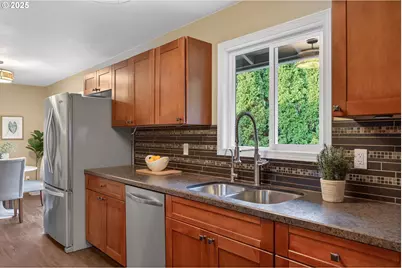 17928 Royal Ct, Lake Oswego, OR 97035 - Photo 11