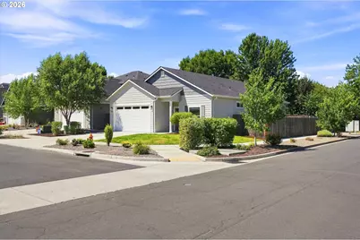 699 Kaitlin Ln, Medford, OR 97501 - Photo 3