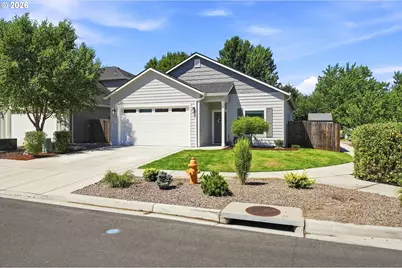 699 Kaitlin Ln, Medford, OR 97501 - Photo 1