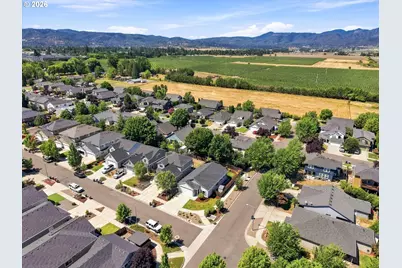 699 Kaitlin Ln, Medford, OR 97501 - Photo 43