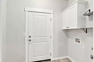 699 Kaitlin Ln, Medford, OR 97501 - Photo 23