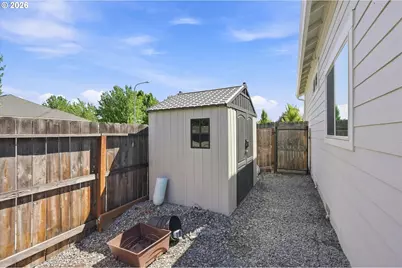699 Kaitlin Ln, Medford, OR 97501 - Photo 37