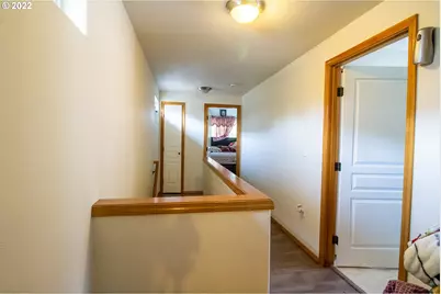 2719 SE 136th Pl, Portland, OR 97236 - Photo 19