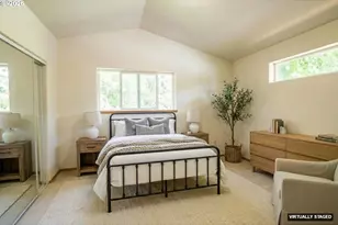 2719 SE 136th Pl, Portland, OR 97236 - Photo 3