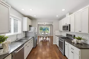 6924 SE Martins St, Portland, OR 97206 - Photo 17