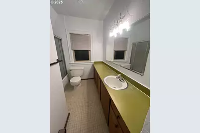 734 E 14th Ave, Eugene, OR 97401 - Photo 25