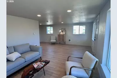 2345 F St, Springfield, OR 97477 - Photo 7