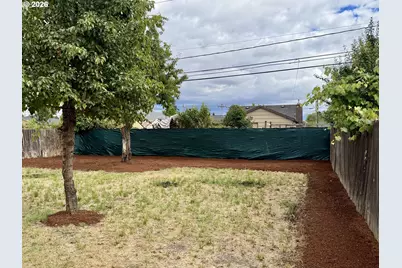 2345 F St, Springfield, OR 97477 - Photo 31