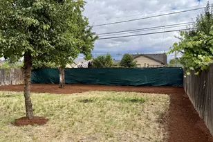 2345 F St, Springfield, OR 97477 - Photo 31