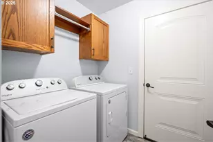 635 Valley Vista St, Sutherlin, OR 97479 - Photo 21