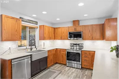 635 Valley Vista St, Sutherlin, OR 97479 - Photo 9