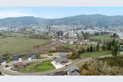 635 Valley Vista St, Sutherlin, OR 97479 - Photo 29