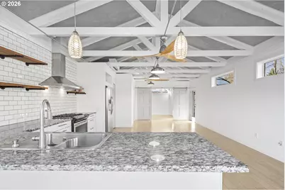 252 N Tomahawk Drive, Portland, OR 97217 - Photo 11