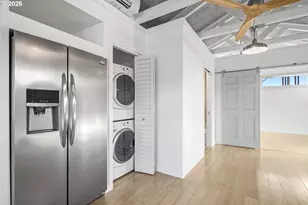 252 N Tomahawk Dr, Portland, OR 97217 - Photo 9