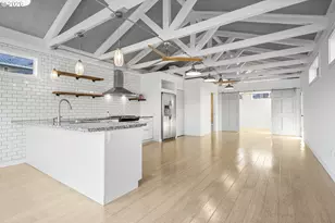 252 N Tomahawk Dr, Portland, OR 97217 - Photo 5