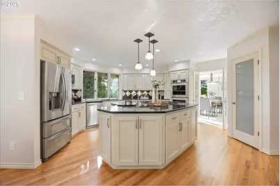 18520 Delenka Ln, Lake Oswego, OR 97034 - Photo 5
