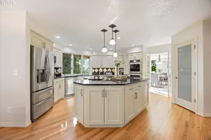 18520 Delenka Ln, Lake Oswego, OR 97034 - Photo 5