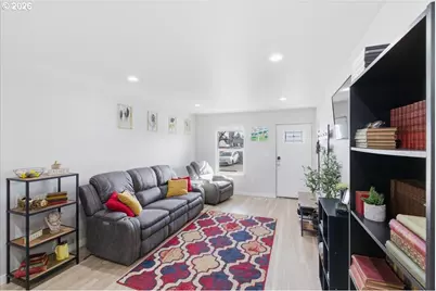 847 W Oak St, Lebanon, OR 97355 - Photo 3