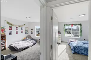 847 W Oak St, Lebanon, OR 97355 - Photo 17