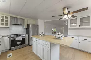 570 N 10th Ave, Cornelius, OR 97113 - Photo 7