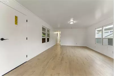 570 N 10th Ave #6, Cornelius, OR 97113 - Photo 9