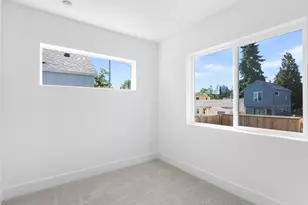 4366 NE Going St, Portland, OR 97218 - Photo 11