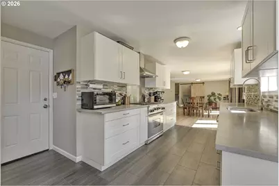 704 NE Linden Ave, Hillsboro, OR 97124 - Photo 13
