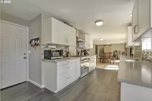 704 NE Linden Ave, Hillsboro, OR 97124 - Photo 13