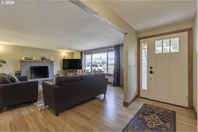 704 NE Linden Ave, Hillsboro, OR 97124 - Photo 5