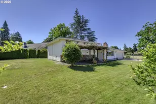704 NE Linden Ave, Hillsboro, OR 97124 - Photo 37