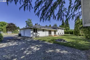 704 NE Linden Ave, Hillsboro, OR 97124 - Photo 29