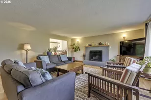704 NE Linden Ave, Hillsboro, OR 97124 - Photo 7