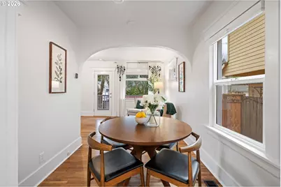 2736 N Argyle St, Portland, OR 97217 - Photo 9