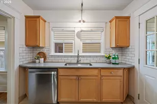 2736 N Argyle St, Portland, OR 97217 - Photo 13