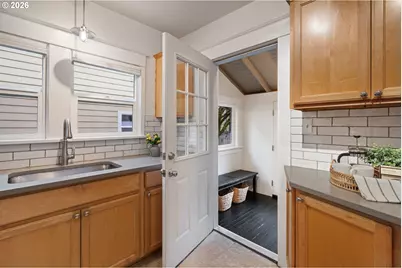 2736 N Argyle St, Portland, OR 97217 - Photo 27