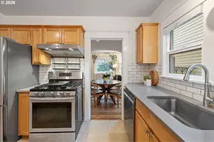 2736 N Argyle St, Portland, OR 97217 - Photo 11