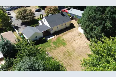 10320 SE Stanley Ave, Milwaukie, OR 97222 - Photo 13