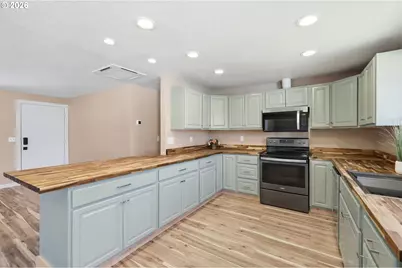 1705 Brewer Ave, Eugene, OR 97401 - Photo 13