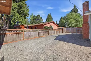 1705 Brewer Ave, Eugene, OR 97401 - Photo 35