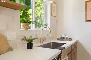 1905 NE Saratoga St, Portland, OR 97211 - Photo 7