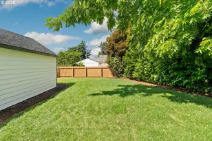1905 NE Saratoga St, Portland, OR 97211 - Photo 19