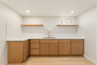 1905 NE Saratoga St, Portland, OR 97211 - Photo 13
