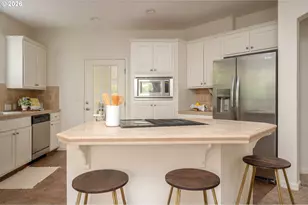 5575 Summerlinn Way, West Linn, OR 97068 - Photo 9