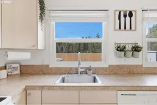 18121 SE Lincoln St, Portland, OR 97233 - Photo 21