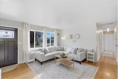 18121 SE Lincoln St, Portland, OR 97233 - Photo 7