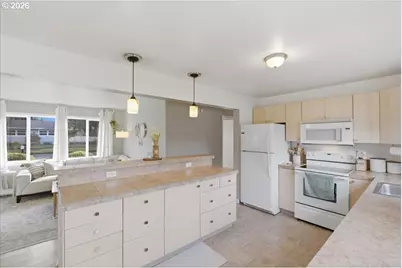 18121 SE Lincoln St, Portland, OR 97233 - Photo 17