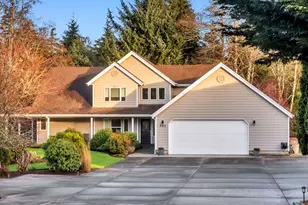 702 SW Juniper Ave, Warrenton, OR 97146 - Photo 1